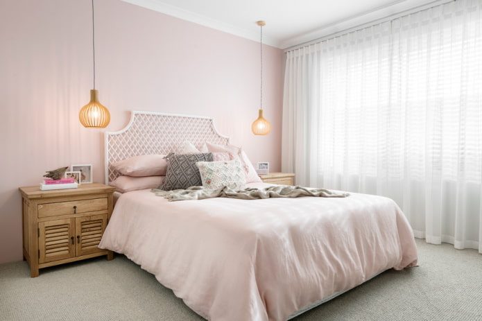tessuti nell'interno della camera da letto nei toni del rosa