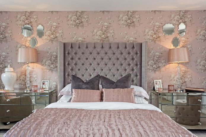 camera da letto rosa in stile neoclassico
