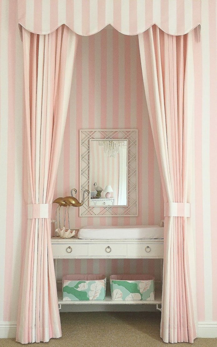 tende a righe rosa