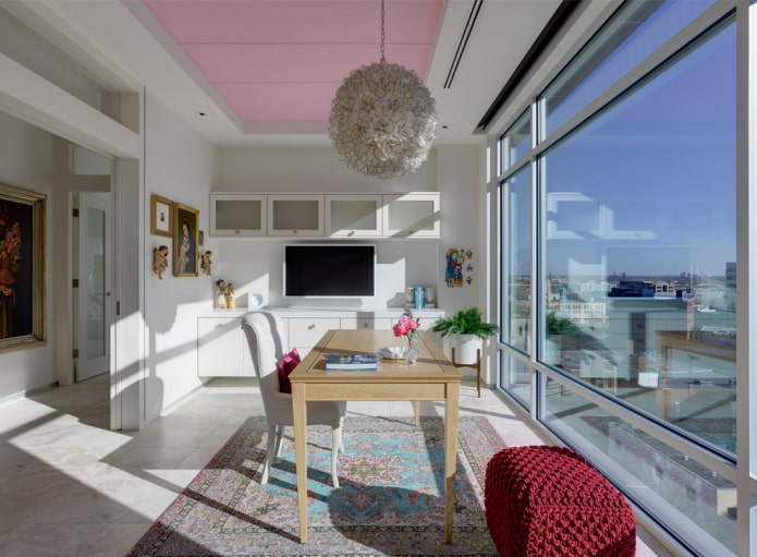 struttura del soffitto bianco e rosa all'interno