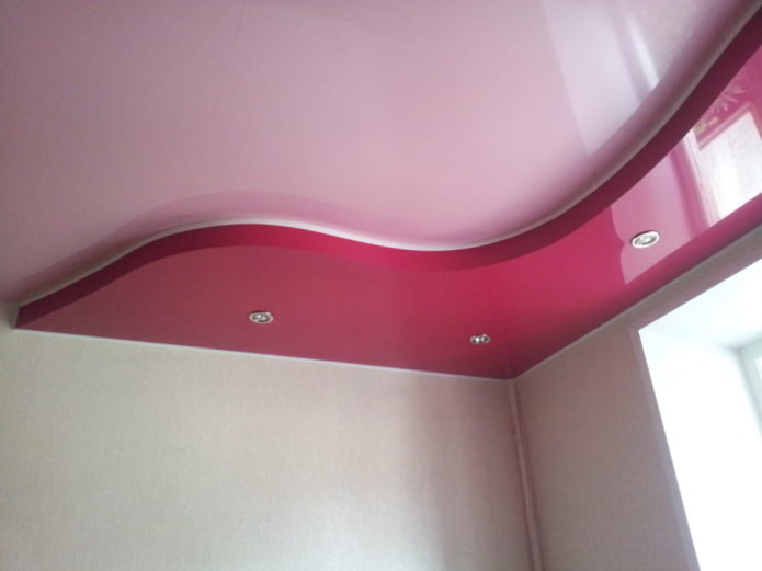 struttura del soffitto rosa a due livelli
