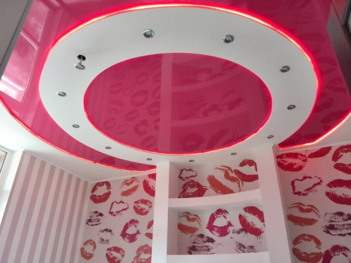 soffitto teso bianco e rosa