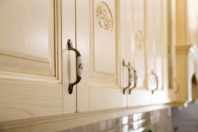 cucina classica con maniglie