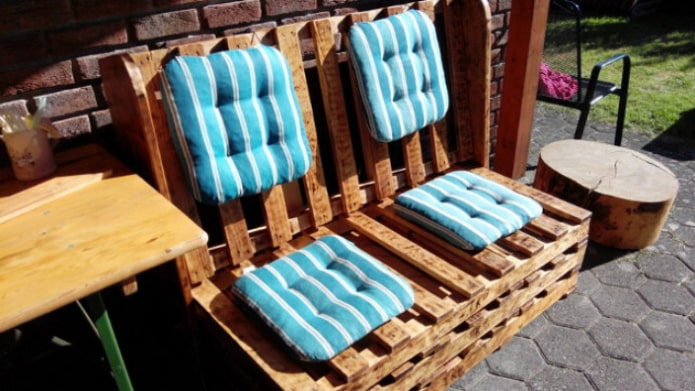 panchina con pallet
