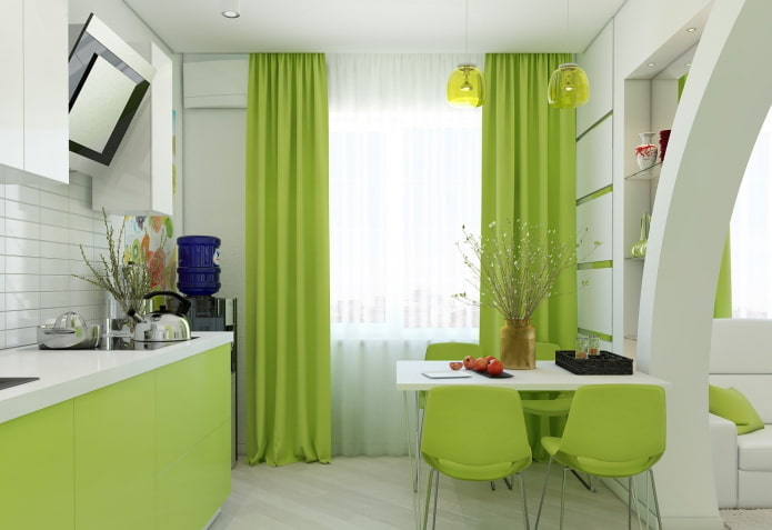 tende all'interno della cucina nei toni del verde chiaro