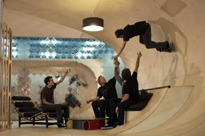 rilassati in una skateboard house a Malibu