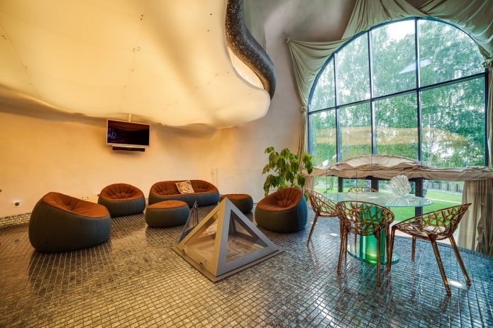 casa a guscio a Sestroretsk vista dall'interno