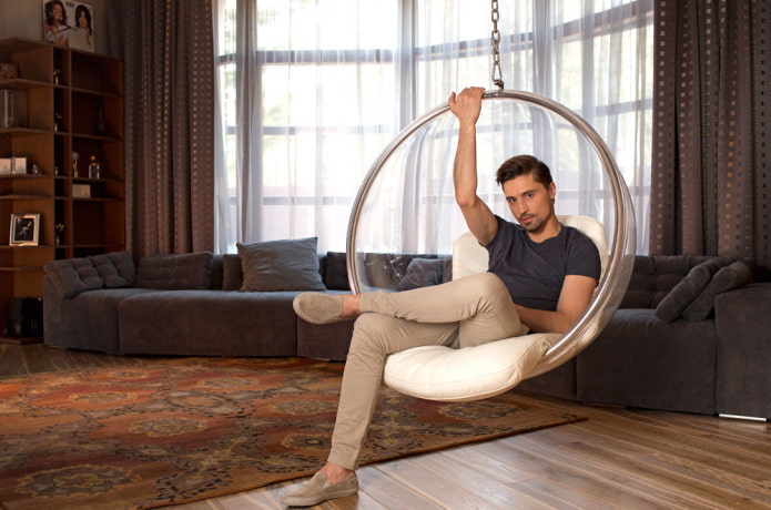 Dima Bilan nella sala ricreativa