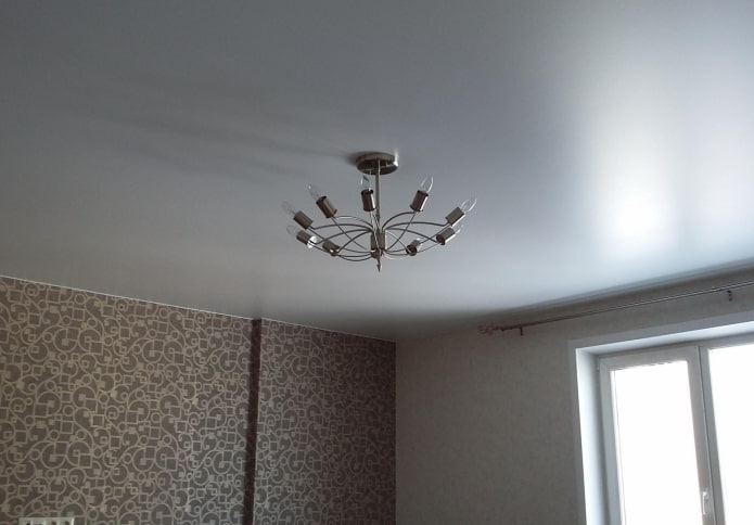 soffitto teso satinato bianco