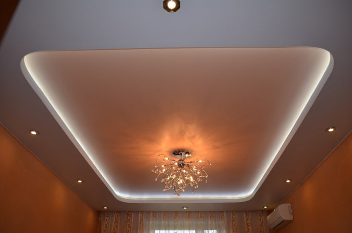 soffitto teso in raso con retroilluminazione interna