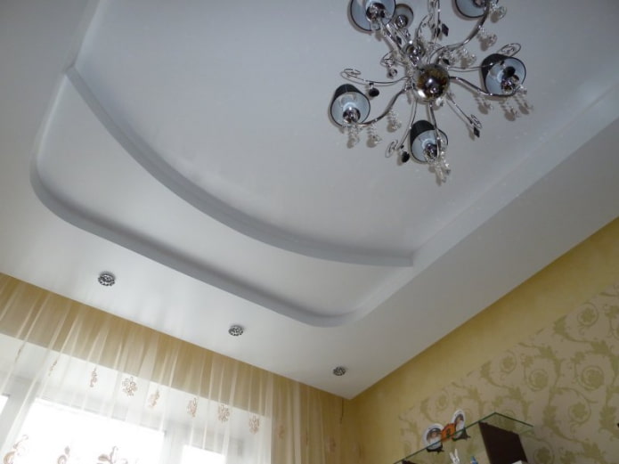 soffitto teso satinato a più livelli