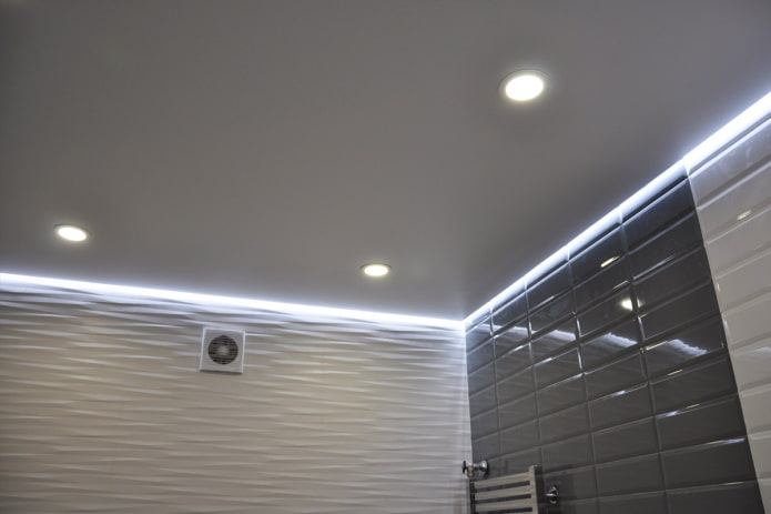 soffitto teso satinato in bagno