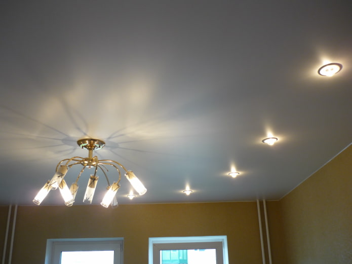 soffitto teso satinato a un livello