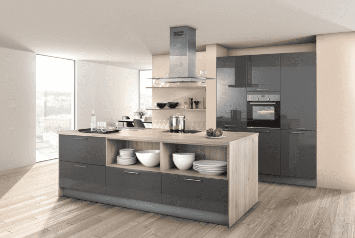 interno della cucina nei toni del grigio e del beige