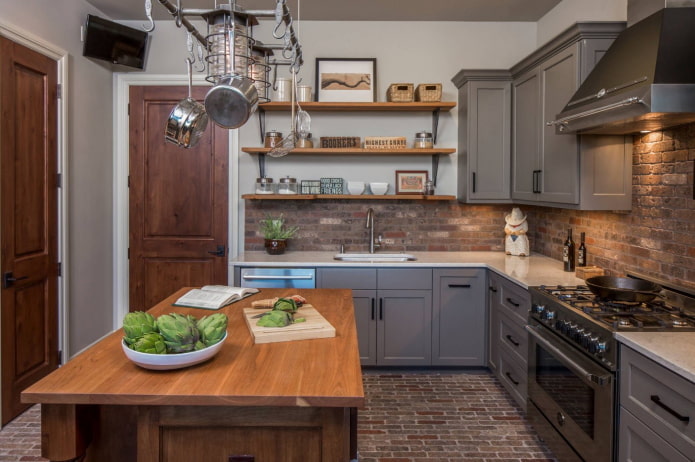 interno della cucina nei toni del grigio-marrone