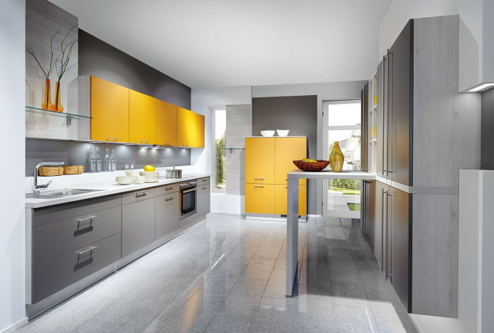 set grigio e giallo