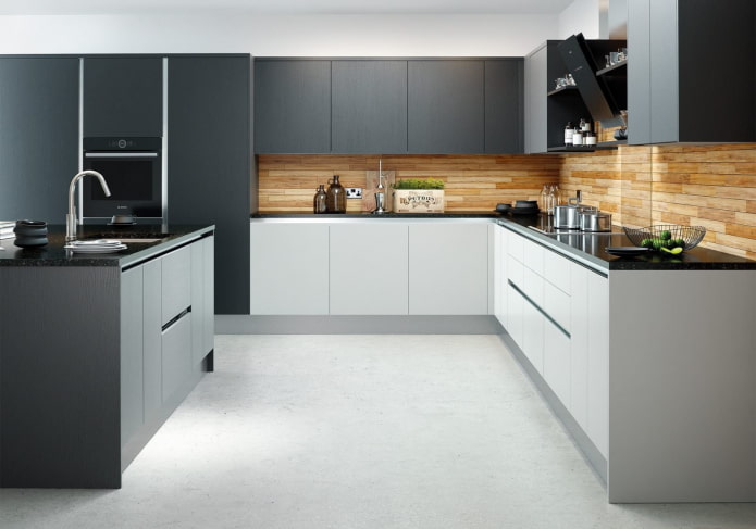 decorazione murale in legno in una cucina grigia e bianca