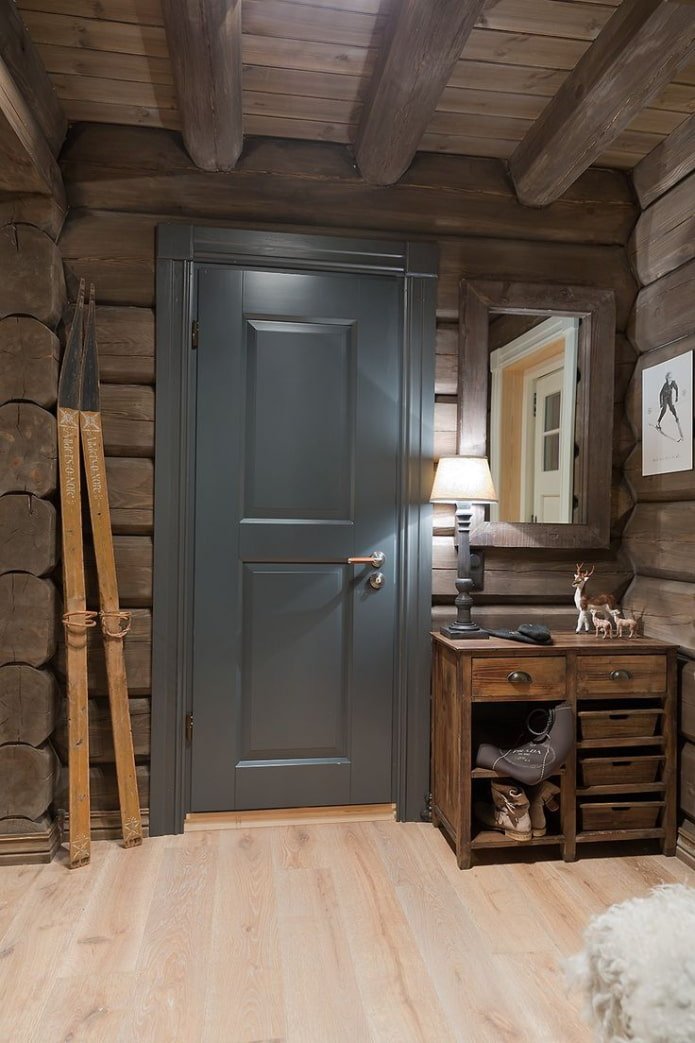 porta grigia in stile chalet