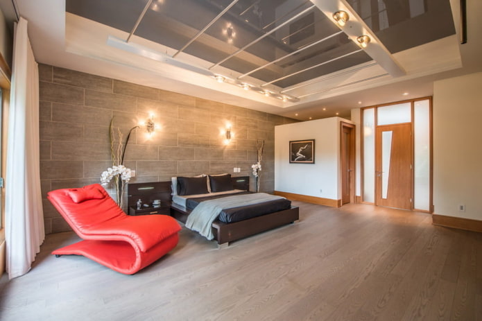 soffitto teso grigio lucido in camera da letto