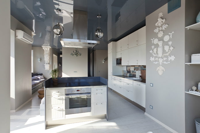 soffitto teso grigio lucido in cucina