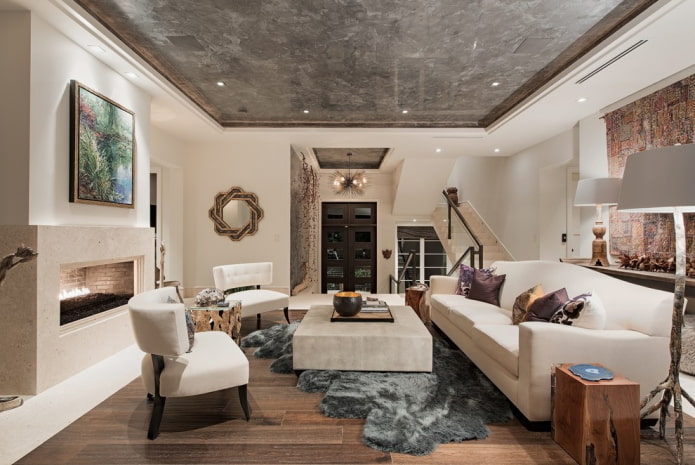 soffitto grigio nel soggiorno
