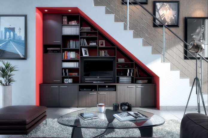 armadio sotto le scale all'interno