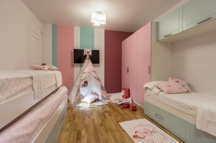 armadio all'interno di una cameretta per bambini per ragazze