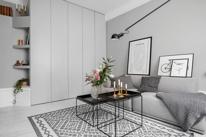 armadio all'interno dell'ingresso in stile scandinavo