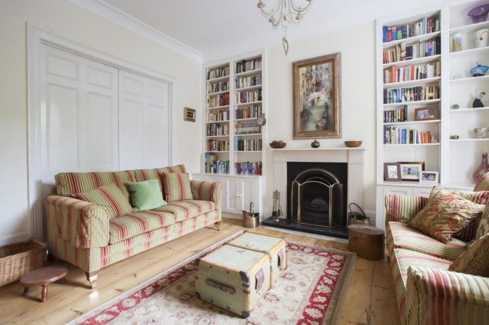 librerie all'interno dell'ingresso