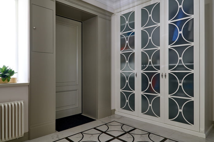 design dell'armadio nell'interno del corridoio