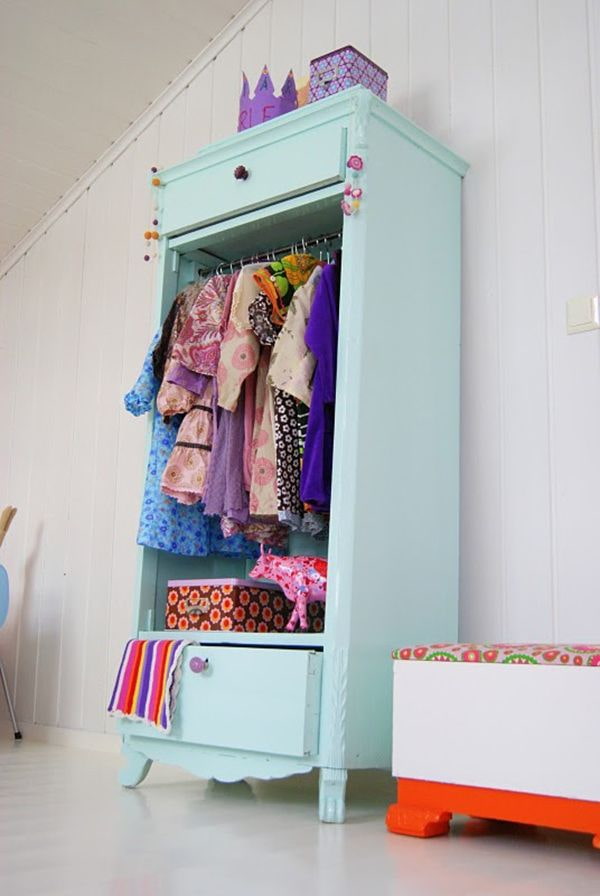 design dell'armadio all'interno del corridoio