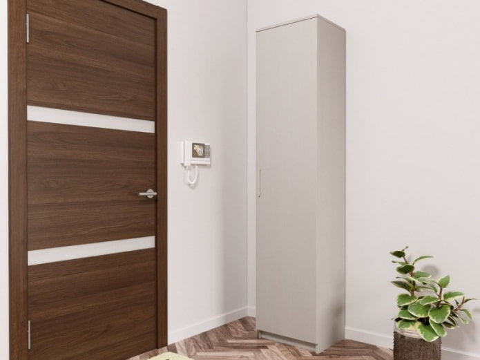mobile alto all'interno del corridoio