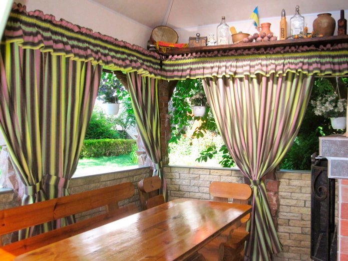 tende in tessuto nel gazebo