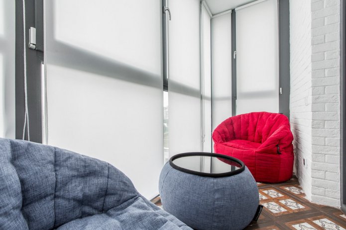 tende a rullo all'interno della loggia