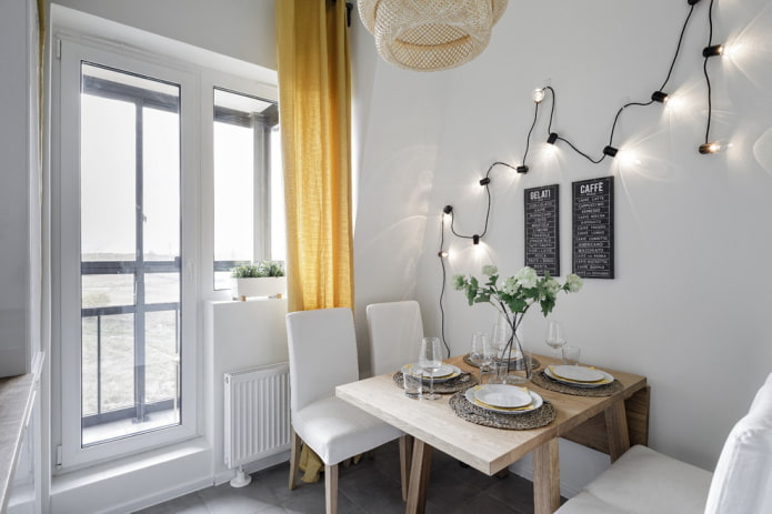 apertura del balcone con tende in stile moderno