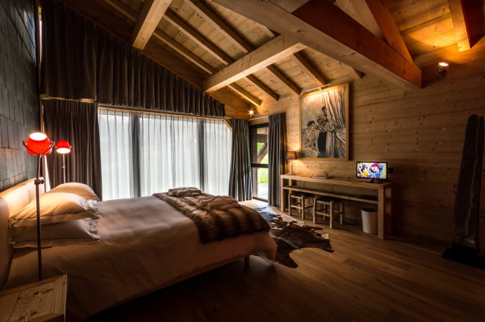 finestre da tetto con tende in stile chalet