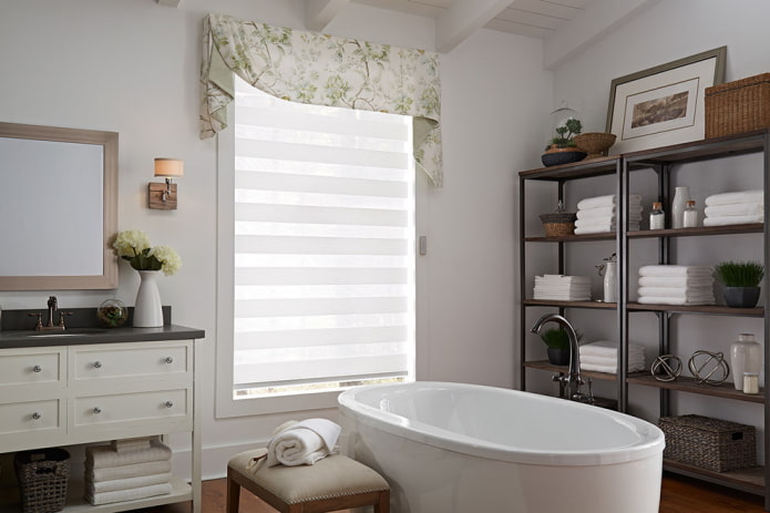 lambrequin asimmetrico all'interno