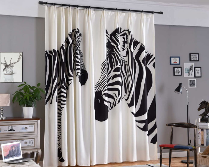 tende con immagine di una zebra