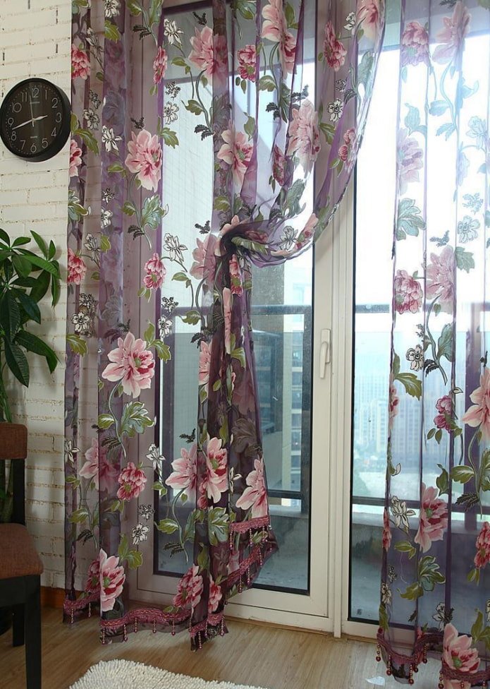 tulle con fiori