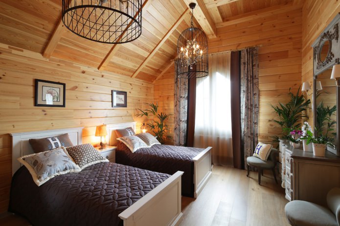 tende in una casa di legno