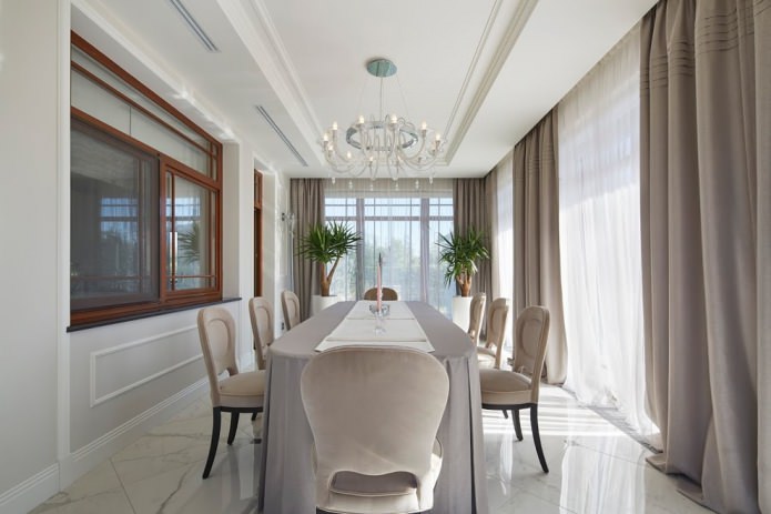 tende beige in cucina in stile classico moderno