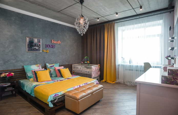 tende con coulisse in una camera da letto in stile loft