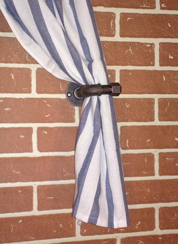 tende con supporti in stile loft