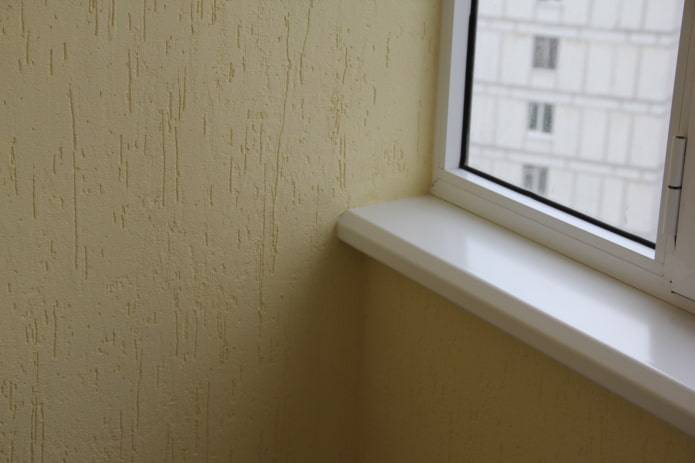 intonaco sul balcone