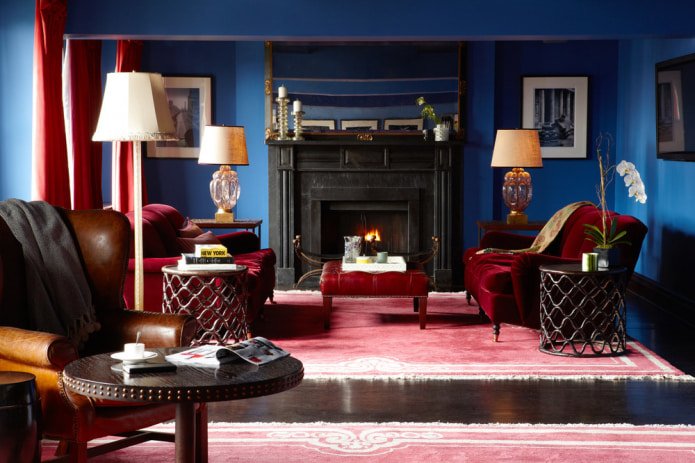 Interno blu e rosso
