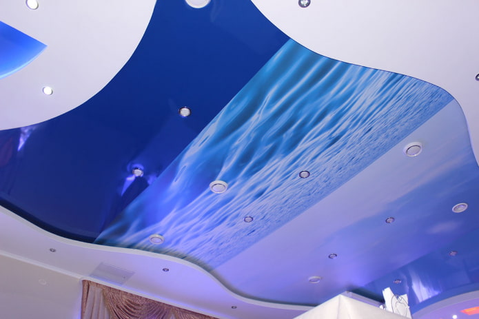 soffitto teso blu con stampa fotografica