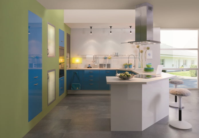 interno della cucina nei toni del blu-verde