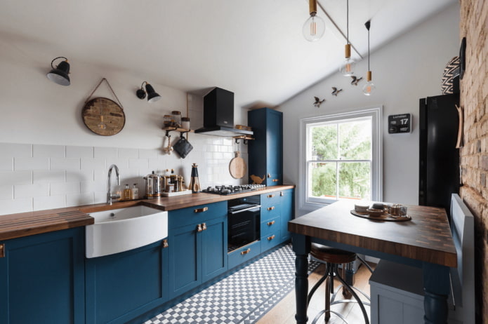 cucina nei toni del blu in stile scandinavo