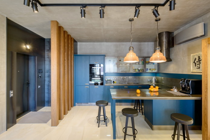 cucina nei toni del blu in stile loft
