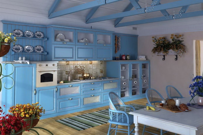 cucina nei toni del blu in stile provenzale